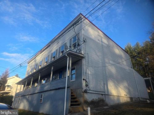 90 Schaeffer Hill Rd, Primrose, PA 17901-8817