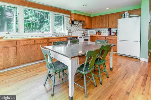 8377 Bozman Neavitt Rd, Saint Michaels MD 21663-2460 exterior