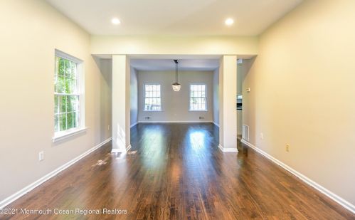 5 Markus Ct, Jackson Twp NJ  08527-2886 exterior