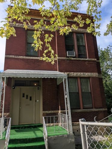 1048 61st St, Chicago, IL 60621-1459