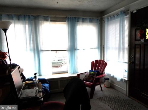 6147 Erdrick St, Philadelphia PA 19135-3516 exterior