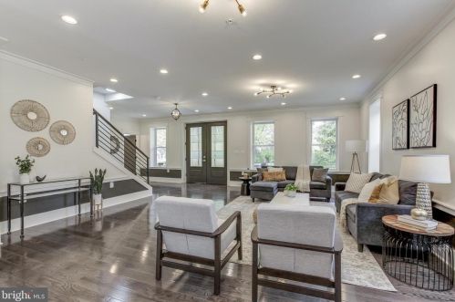 907 Gilbert Rd, Rockville MD  20851-1315 exterior