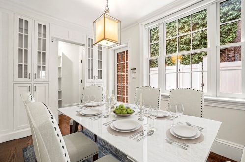 16 Pinckney St, Boston MA exterior