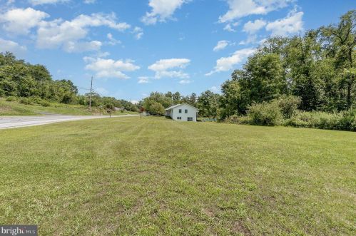 7197 Un Deposit Rd, Hummelstown PA 17036-9213 exterior