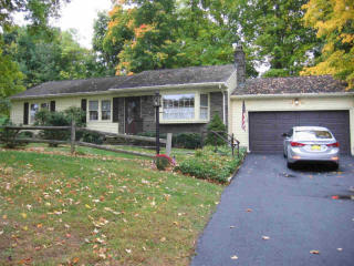 214 Spackenkill Rd, Poughkeepsie, NY 12603-5138