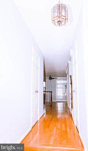 15301 Manor Village Ln, Rockville MD 20853-1820 exterior