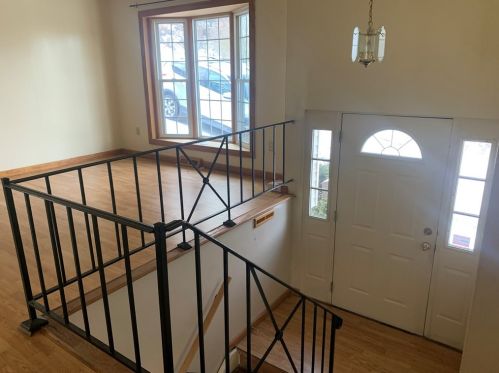 700 Hiland Ave, Moon Twp PA  15108-1767 exterior