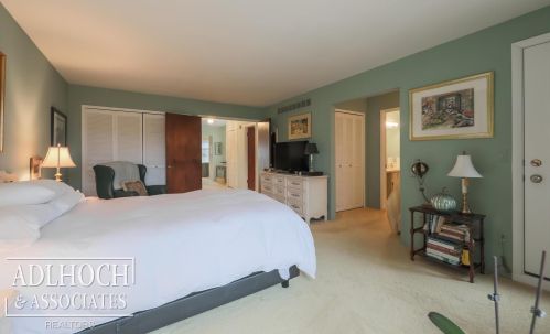 1222 Oakwood Ct, Rochester MI 48307-2541 exterior