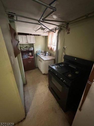 322 Vermont Ave, Irvington NJ 07111-2563 exterior