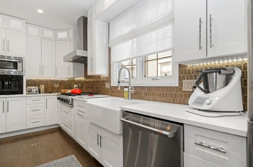 3753 Tripp Ave, Chicago IL 60803-1832 exterior