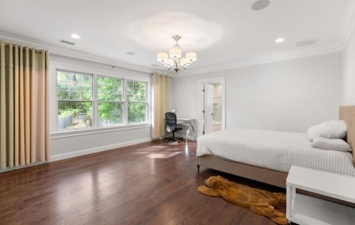 10 Fox Hl Rd, Newton MA exterior