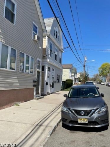 103 Watson Ave, Town Center NJ 07052-6026 exterior