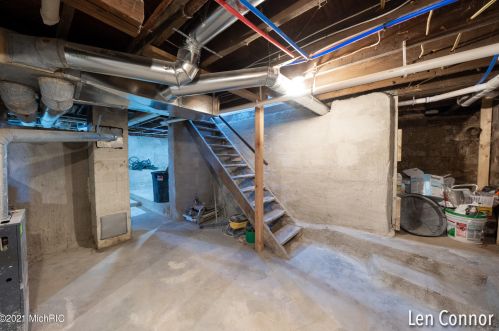 1921 Douglas Ave, Kalamazoo MI 49007-1638 exterior