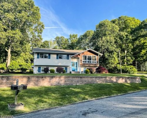 10 Manu Trl, Andover NJ  07821-3305 exterior