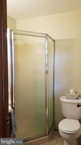 26 Acres Dr, Trenton NJ 08690-3915 exterior