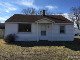 1500 Norman Dr, Pekin, IL 61554-6049