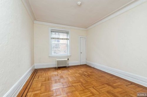 10 Roosevelt Pl, Montclair NJ  07042-3344 exterior