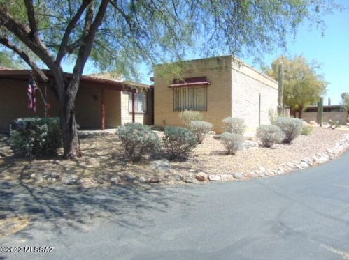 8300 Mesquite Shadows Dr, Tucson, AZ 85704-6414