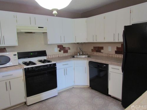 371 Lancaster Ct, Piscataway NJ exterior