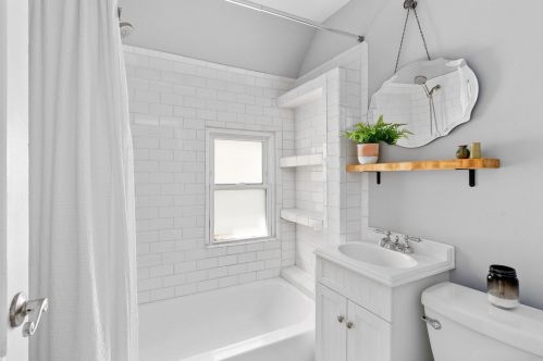 350 Smith St, Milwaukee WI  53207-1508 exterior