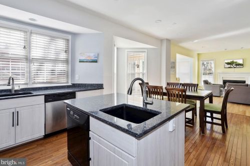 11127 Luttrell Ln, Silver Spring MD 20902-3556 exterior