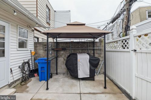 326 Jackson St, Philadelphia PA 19145-3617 exterior