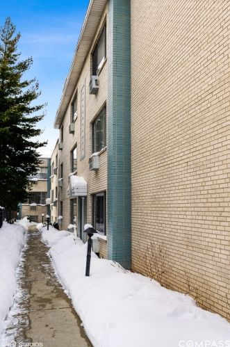 4746 Paulina St, Chicago IL  60609-4162 exterior