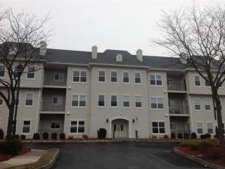 1009 Brittany Dr, Wayne NJ  07470-3230 exterior