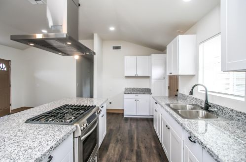 1033 30 Ave, Phoenix AZ 85017-1105 exterior