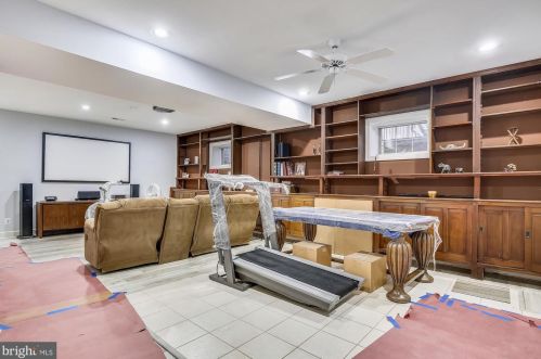 1276 Beverly Rd, Mc Lean VA 22101-2834 exterior