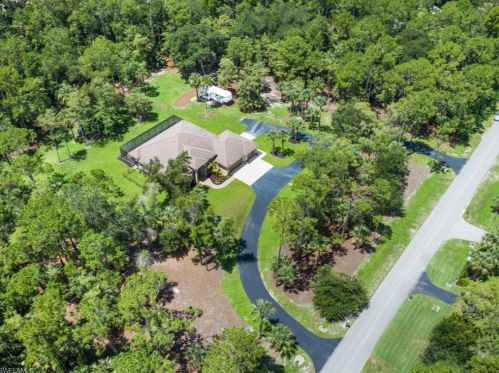 320 18th Ave, Naples, FL 34120-6329