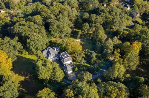 32 Orchard Dr, Armonk NY  10504-1437 exterior