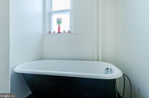 513 Chestnut St, Lancaster PA 17602-3128 exterior