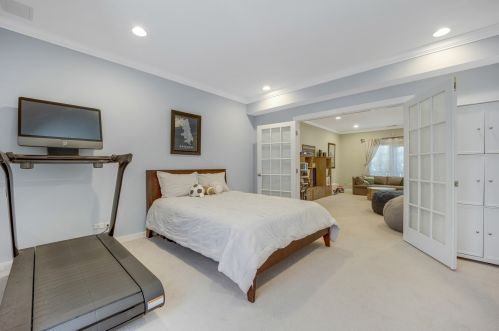 1905 Grace St, Chicago IL 60613-2901 exterior