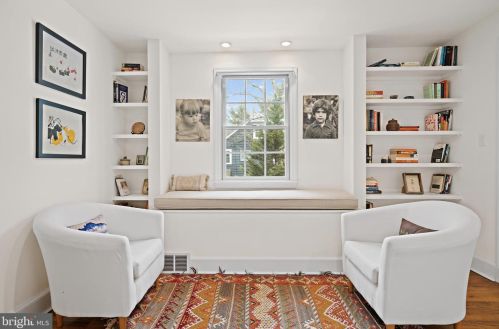 69 Laurel Rd, Princeton NJ 08540-2708 exterior