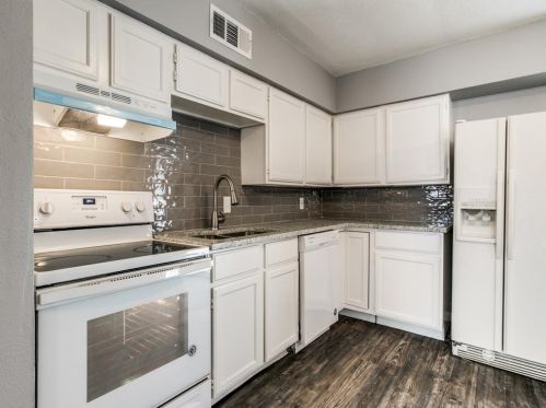 3037 Mccarthy St, Irving TX 75062-4150 exterior