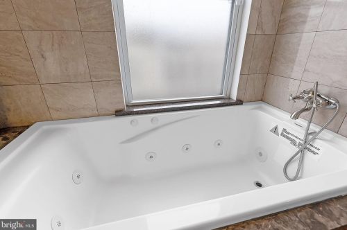 1019 19 St, Philadelphia PA 19146-2938 exterior