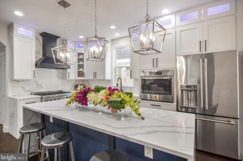 2911 17th St, Washington DC  20018-1825 exterior