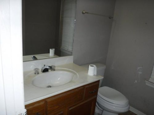 2881 Inverloch Cir, Duluth GA 30096-7009 exterior