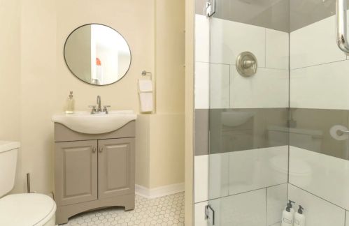 164 Huron St, Chicago IL  60611-2925 exterior