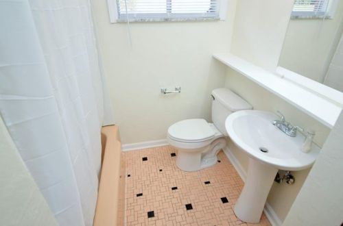 5622 Rodgers St, Pittsburgh PA 15207-2271 exterior