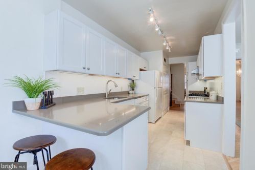 2812 27 St, Washington DC 20007-3144 exterior