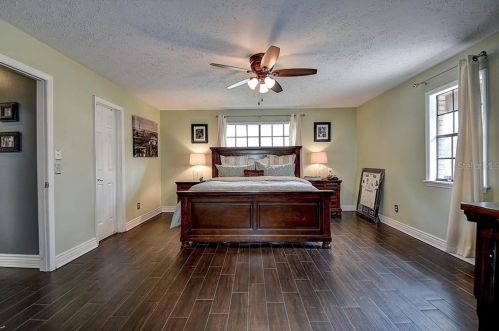 2115 Fore Dr, Tampa FL 33612-5006 exterior