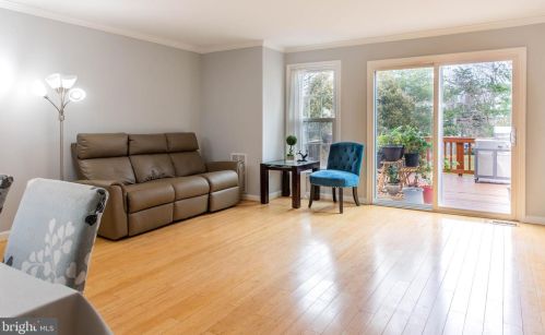 7467 Duddington Dr, Alexandria VA 22315-3849 exterior