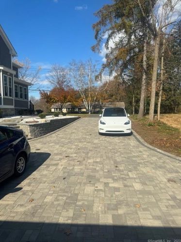 77 Prospect Hill Rd, Windsor CT  06095-1642 exterior