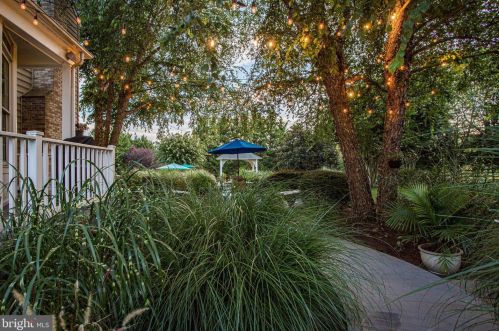 13606 Mt Prospect Dr, Rockville MD 20850-3510 exterior