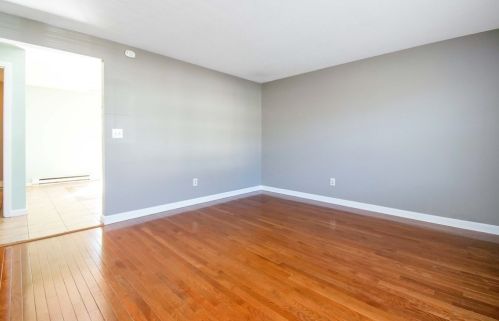 75 Glenmore St, Springfield MA 01129-1067 exterior