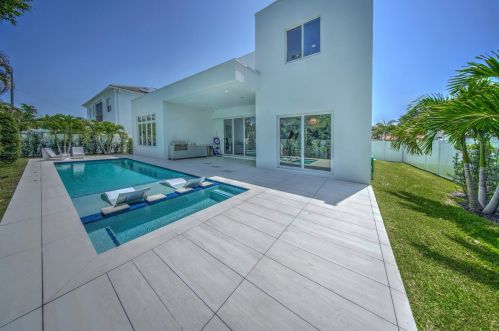 1305 4th Ct, Boca Raton FL  33432-1408 exterior