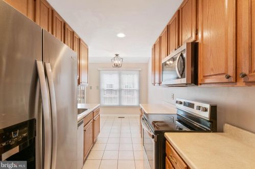 7047 Chesley Search Way, Alexandria VA 22315-4754 exterior