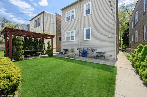 2220 37th St, Chicago IL 60609-1039 exterior